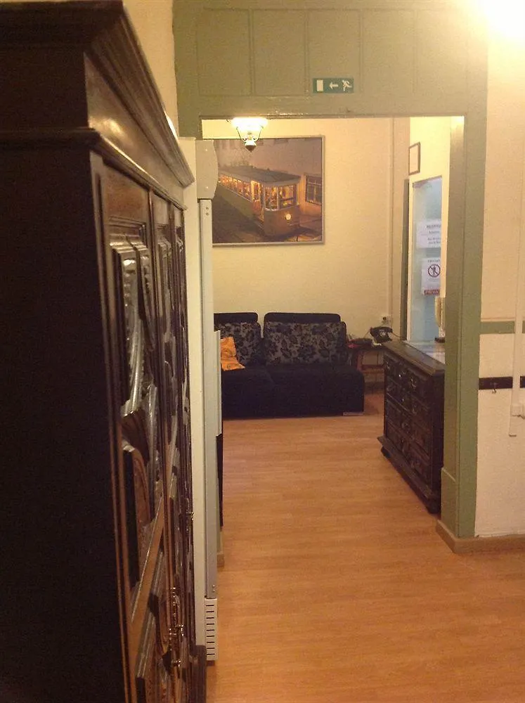 New Aljubarrota Guest House Lisbon 2*,