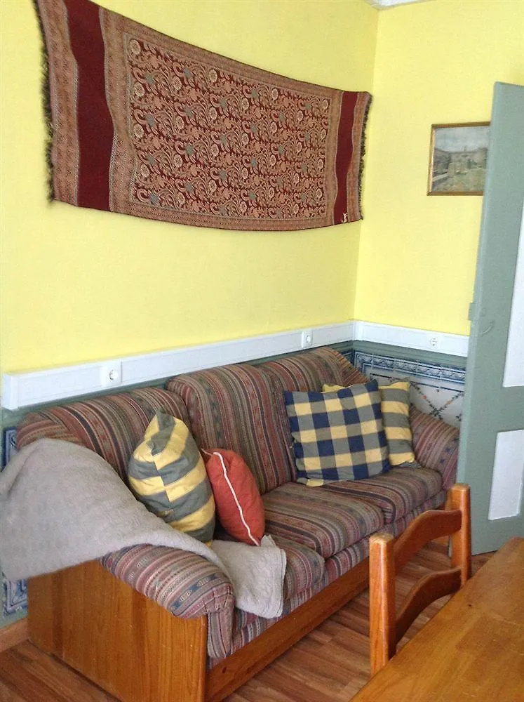 New Aljubarrota Guest House Lisbon 2*,  Portugal